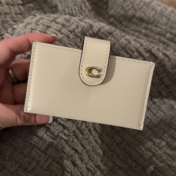 Coach Handbags - Coach Leather Essential Card Holder